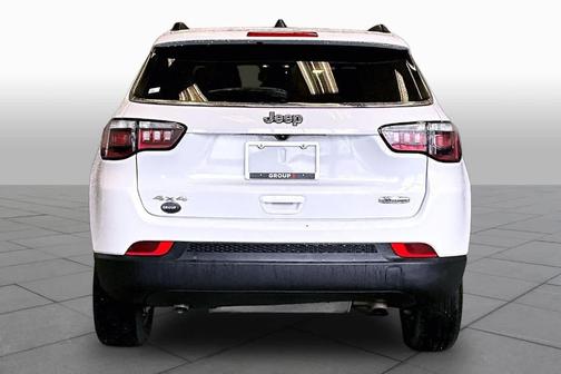 Bright White Clearcoat 2024 Jeep Compass Latitude