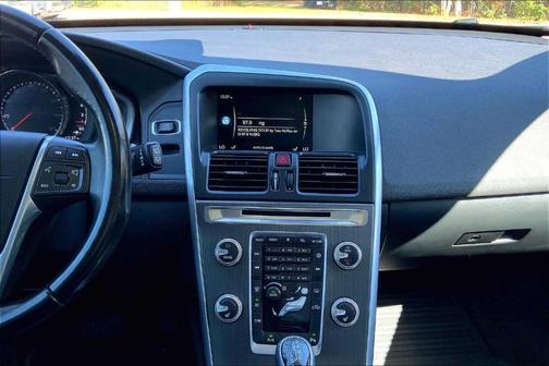 2016 Volvo XC60 T5 Premier
