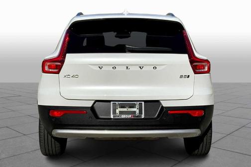 2023 Volvo XC40 B5 Plus Bright Theme