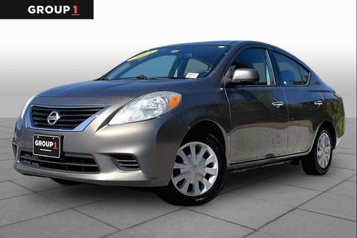Titanium 2014 Nissan Versa 1.6 SV