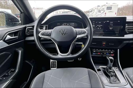 Pure White 2025 Volkswagen Jetta 1.5T Sport