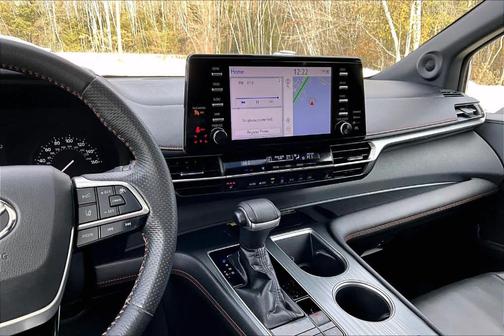 2021 Toyota Sienna XSE 7 Passenger