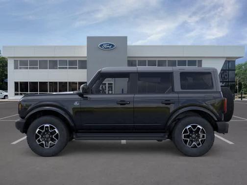 Shadow Black 2026 Ford Bronco Outer Banks