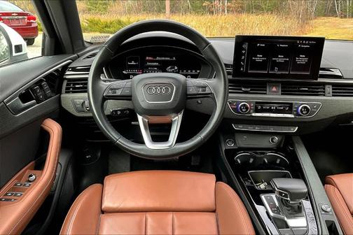 2024 Audi A4 45 S line quattro Premium