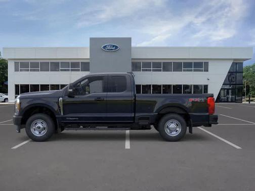 Agate Black Metallic 2026 Ford F-250 XL