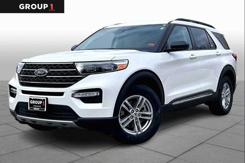 Star White 2023 Ford Explorer XLT