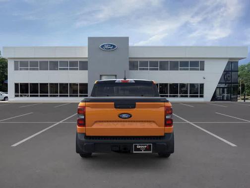 Orange Fury Metallic Tri-Coat 2026 Ford Maverick Lariat
