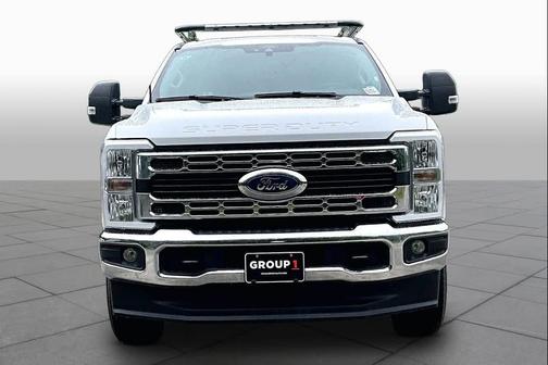 Oxford White 2025 Ford F-250 XLT