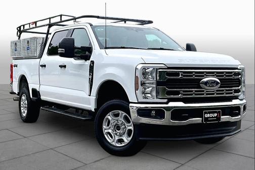 Oxford White 2025 Ford F-250 XLT