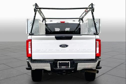 Oxford White 2025 Ford F-250 XLT