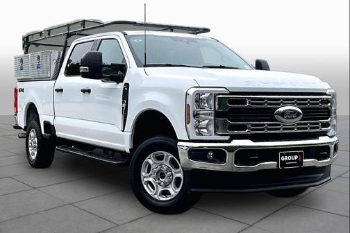 Oxford White 2025 Ford F-250 XLT