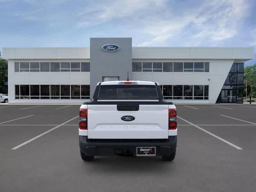 A3/SPACE WHITE 2025 Ford Maverick XLT