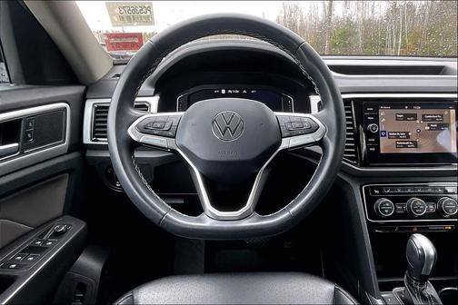Deep Black Pearl Effect 2023 Volkswagen Atlas 3.6L SEL