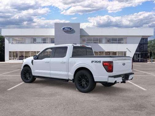 YZ/OXFORD WHITE 2026 Ford F-150 XLT