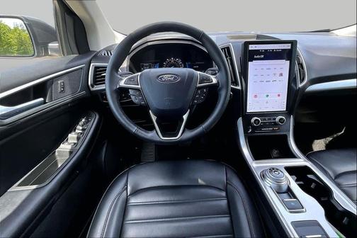 Carbonized Gray Metallic 2024 Ford Edge SEL