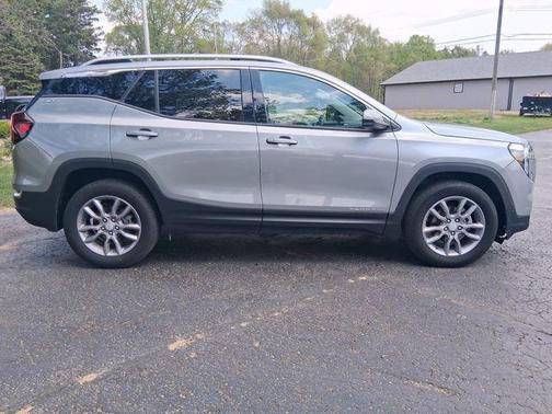 Sterling Metallic 2023 GMC Terrain SLT