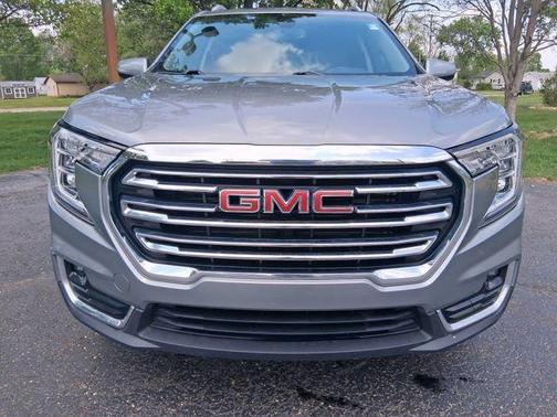 Sterling Metallic 2023 GMC Terrain SLT