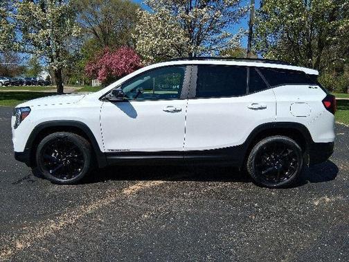 Summit White 2024 GMC Terrain SLE