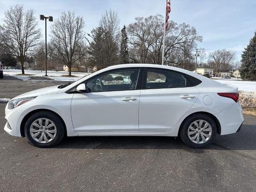 2020 Hyundai Accent SE