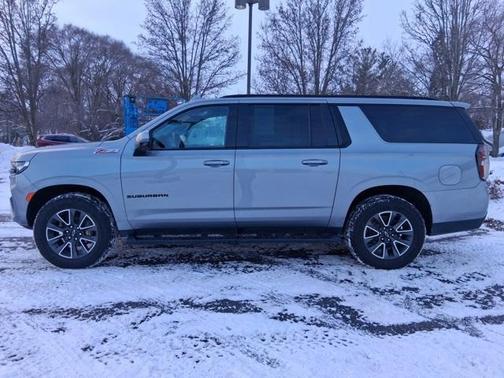2023 Chevrolet Suburban 4WD Z71