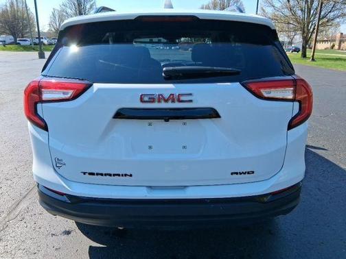 Summit White 2023 GMC Terrain SLE
