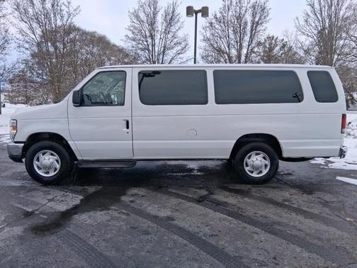 2012 Ford E350 Super Duty XL