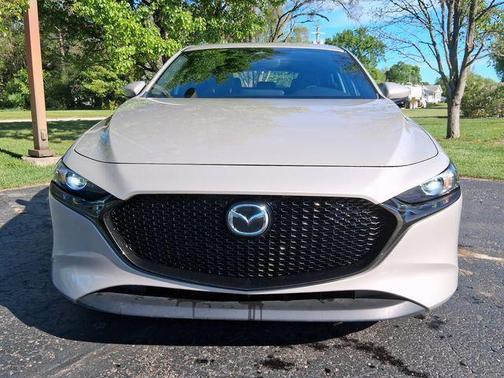 Platinum Quartz Metallic 2024 Mazda Mazda3 FWD w/Preferred Package