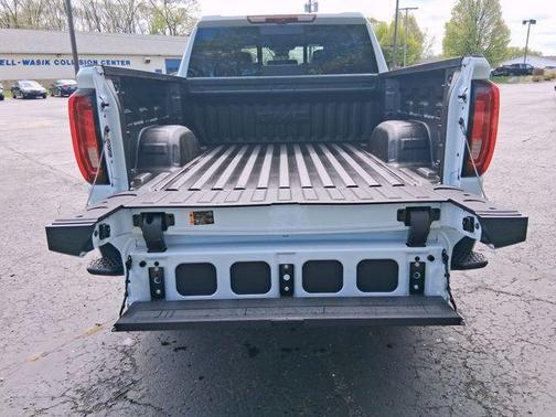 Glacier White Tricoat 2026 GMC Sierra 1500 Denali Ultimate