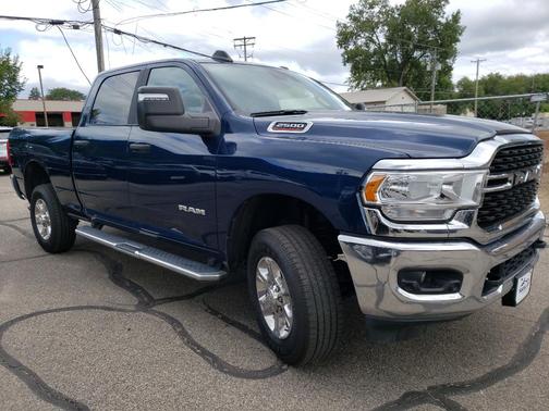 2024 RAM 2500 Big Horn Crew Cab 4x4 6'4' Box