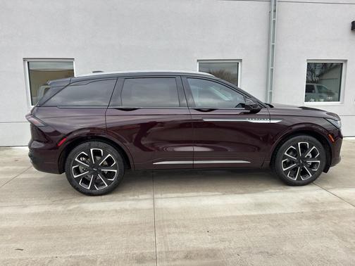 2024 Lincoln Nautilus Reserve