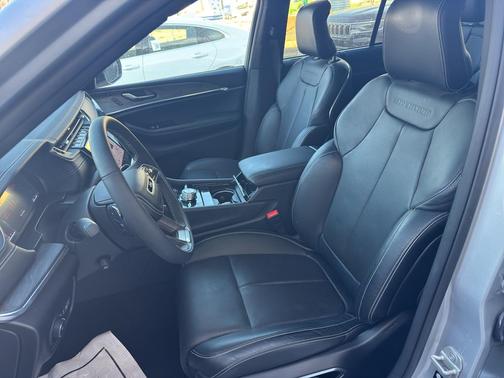 2024 Jeep Grand Cherokee Overland