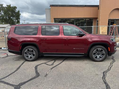 2023 Jeep Wagoneer L Series II 4x4