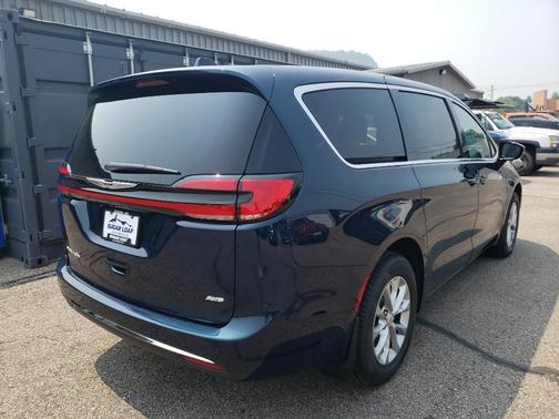 2025 Chrysler Pacifica L