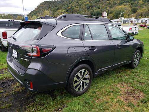 2022 Subaru Outback Base