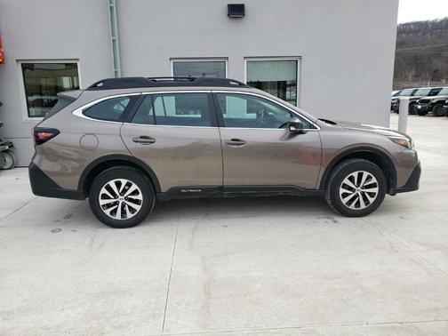 2022 Subaru Outback Base