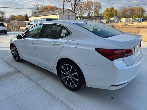 2017 Acura TLX w/Technology Package