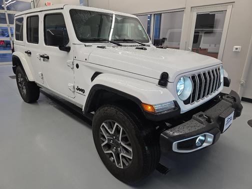 2025 Jeep Wrangler 4-Door Sahara 4x4