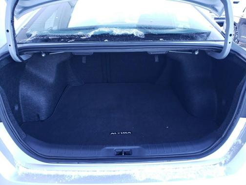 2025 Nissan Altima SV FWD