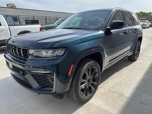 Fathom Blue Pearlcoat 2026 Jeep Grand Cherokee Limited