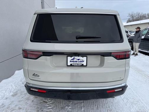 2022 Jeep Wagoneer Series III 4x4