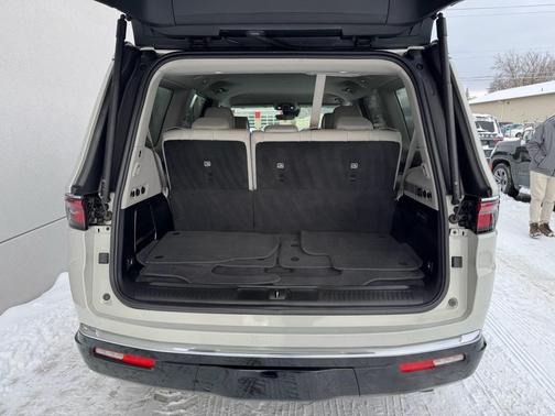 2022 Jeep Wagoneer Series III 4x4