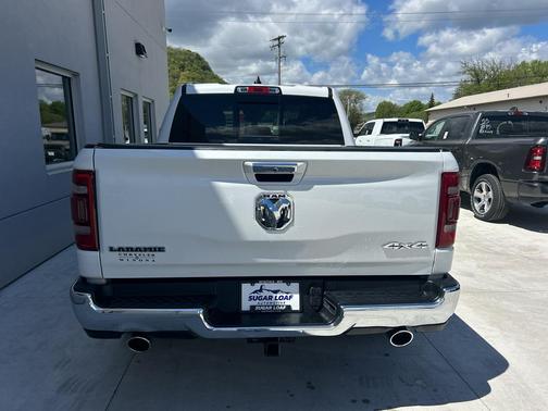Ivory White Tri-Coat Pearlcoat 2021 RAM 1500 Laramie