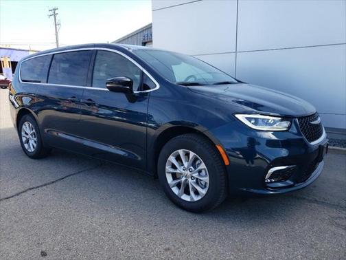 2025 Chrysler Pacifica L