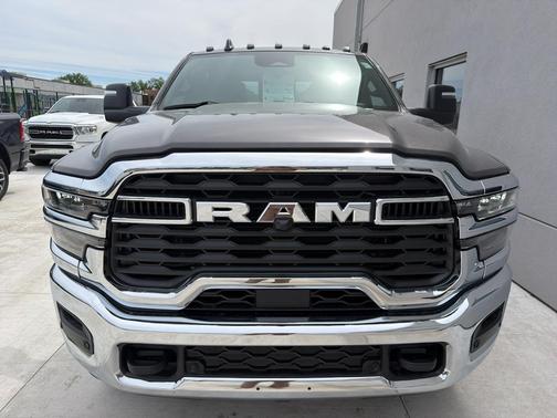Granite Crystal Metallic Clearcoat 2026 RAM 2500 Tradesman Crew Cab 4x4 6'4' Box