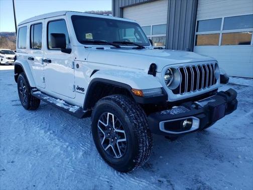 2025 Jeep Wrangler 4-Door Sahara 4x4
