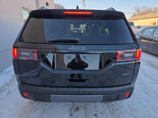 2026 Jeep Cherokee Overland