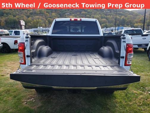 2024 RAM 2500 Tradesman Crew Cab 4x4 6'4' Box