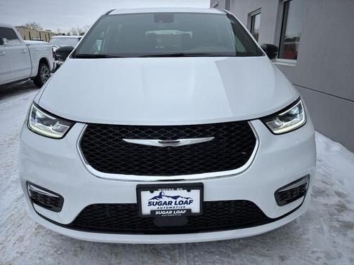 2026 Chrysler Pacifica L