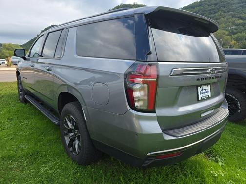 2022 Chevrolet Suburban 4WD Z71