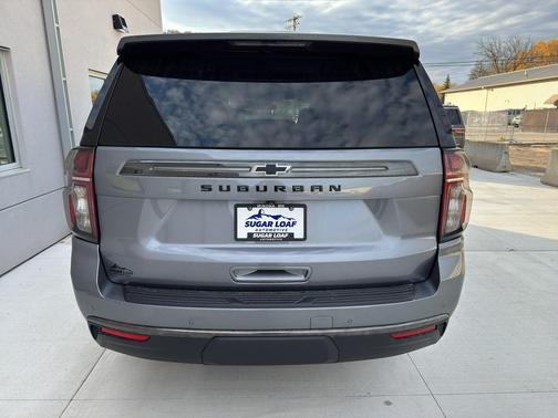 2022 Chevrolet Suburban 4WD Z71